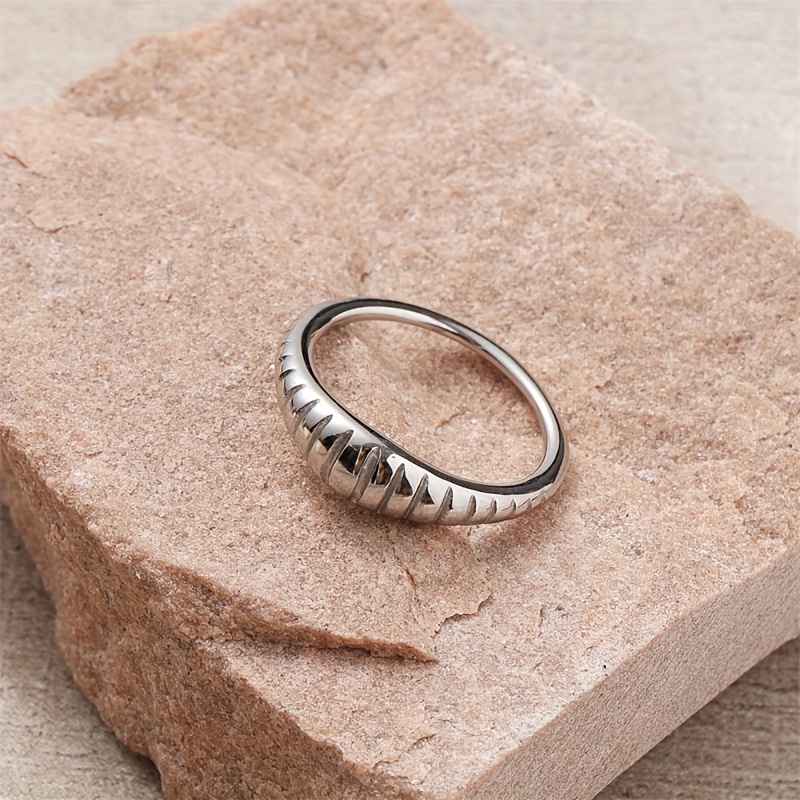Unisex Vintage Stainless Steel Knot Horn Ring